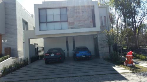 AV. RAMON CORONA #1500 INT. E9 ARAUCA 