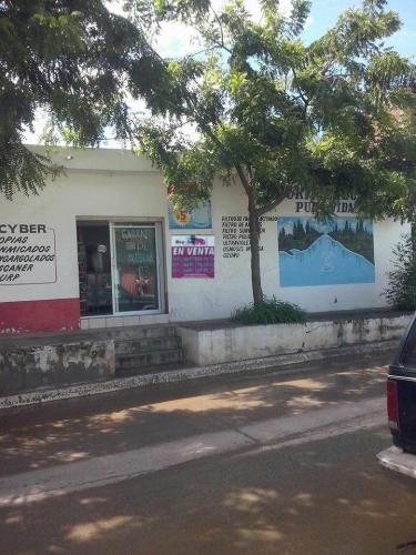 casa con 2 locales en Colonia Mazatlan III