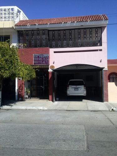 preciosa y muy amplia casa en Lomas del Mar