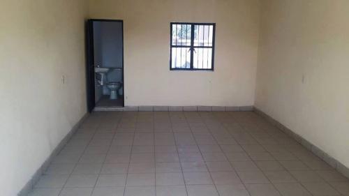 buen local comercial en Valle del Ejido