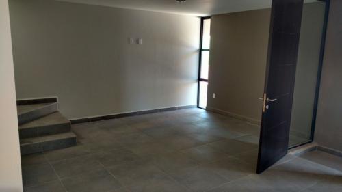 Renta de hermosa casa Nueva en Fracc. el Refugio, complejo Metropoli 11, Queretaro