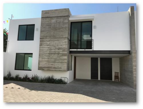 Casa residencial de 4 recamaras de nueva construccion en ciudad granja