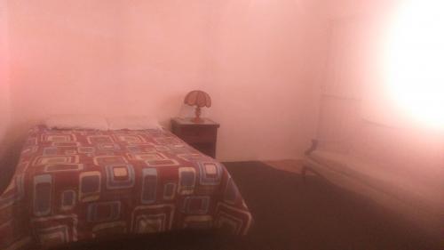 Recámara amueblada $ 3,000 cocina baño cochera internet sin aval