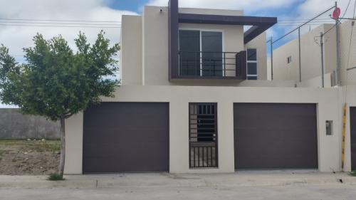 Casa Nueva Minimalista. Fracc. Estrella Del Pacifico, Santa Fe. Tijuana 