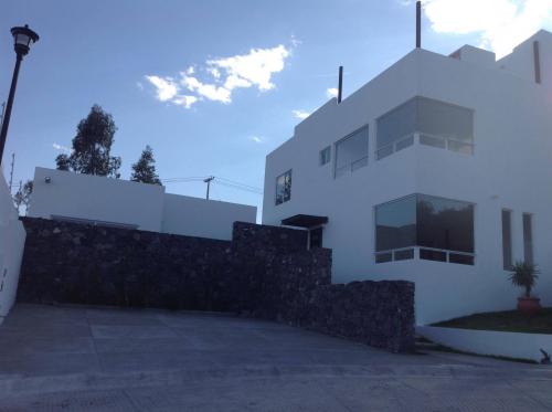 ¿Tu mujer es una Reina?  Cómprale su palacio ¡Ella se lo merece.! 