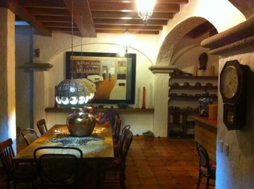Casa ubicadísima en Ocotepec, Cuernavaca, Mor.