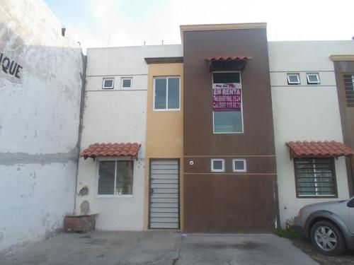 En renta casa en Real Pacifico