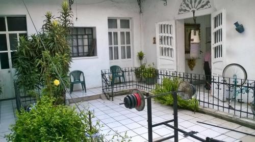 EXCELENTE TERRENO-CASA CON 7 HABITACIONES