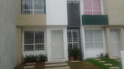 RENTA CASA SOLA