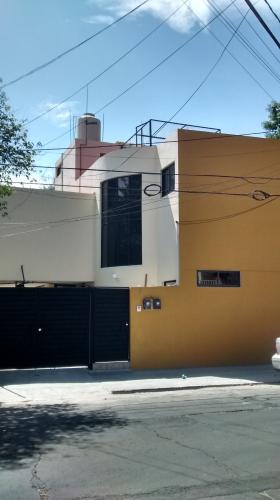 Renta de hermosa casa en la calle de Nigromante, Col. Independencia