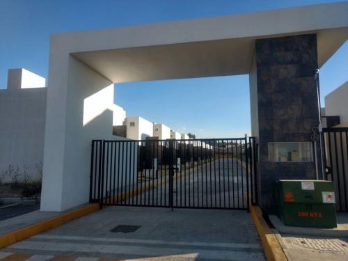 VENTA DE HERMOSA CASA CON VISTA AL LAGO DE GUADALUPE
