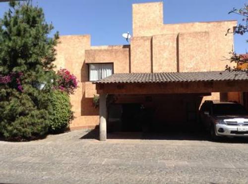 CASA EN VENTA EN CUAJIMALPA, VISTA AL BOSQUE