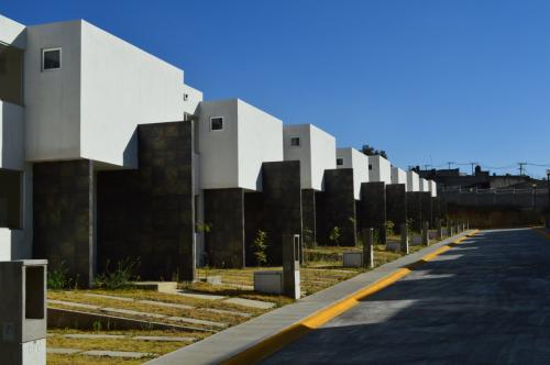Hermosa casa  en lago residencial