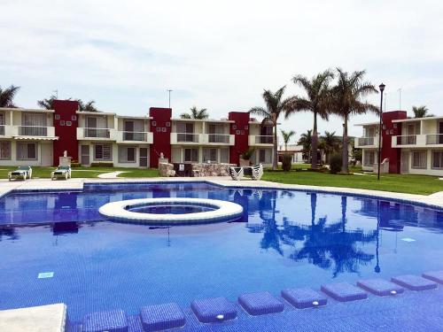 ¡Hermosa casa en condominio residencial en Xochitepec Morelos!