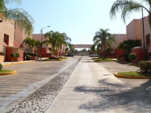 Propiedad en precioso y privado fraccionamiento residencial en Xochitepec Morelos.