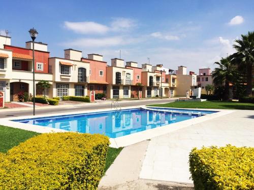 Casa en Fraccionamiento con alberca Residencial Paseos del Rio!