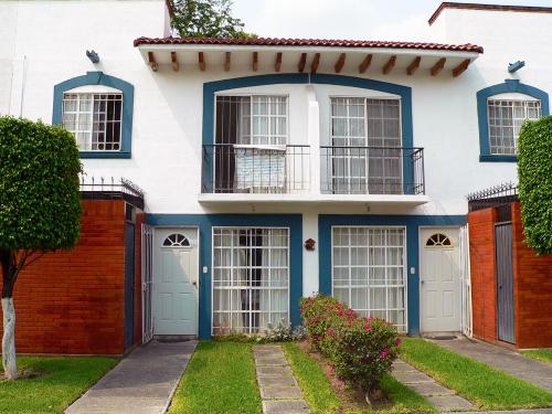 Hermosa casa con alberca en residencial Villarrreal III con alberca en Yautepec