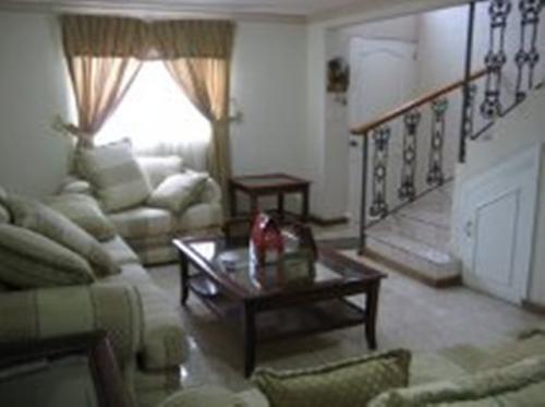 Rento casa amueblada de 3 recamaras  