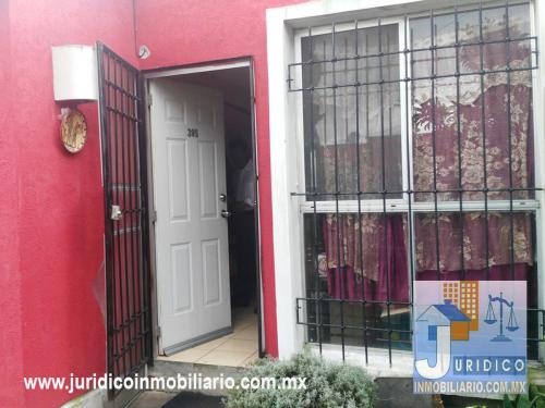 SE TRASPASA BONITA CASA EN PUEBLO NUEVO