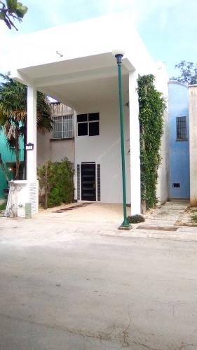 vendo casa en Playa del Carmen, cerca de playa Xcalacoco, fracc. Balamtun