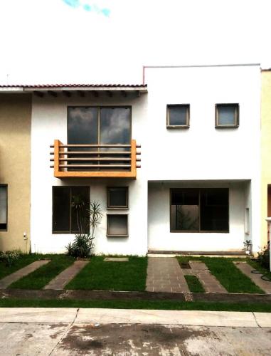 RESIDENCIA PRECIOSA ATRAS DE PLAZAS OUTLET GDL ACEPTO TODOS LOS CREDITOS