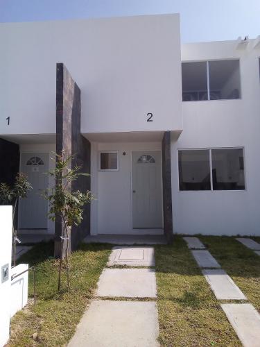 casa en venta con excelentes vialidades.
