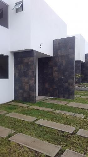 CASA  EN VENTA CON AREAS VERDES.