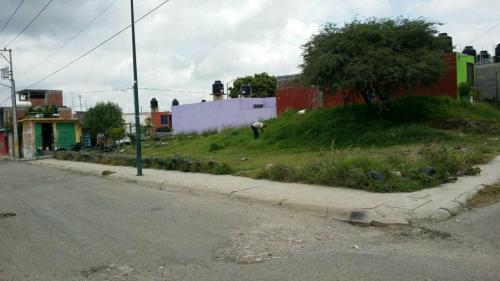 Atractivo terreno en esquina Mision del Valle en Morelia