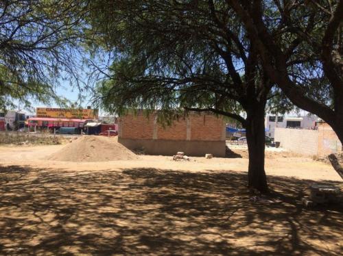 VENDO TERRENO COMERCIAL A 20 MTS DE AV. CONSTITUCIÓN