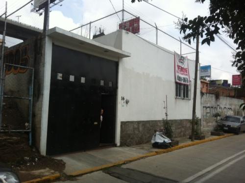 Casa nueva con amplio terreno