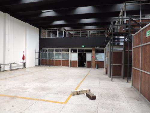 Bodega industrial o comercial en renta Col. El Conde, Naucalpan