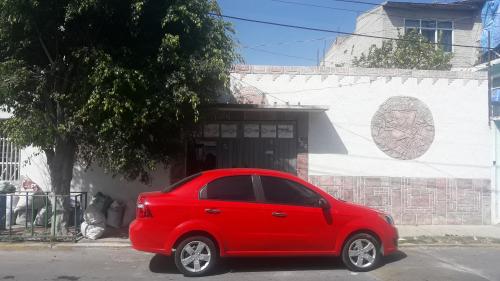 Casa sola recámara alcoba cochera 2 autos Ampliación Las Águilas