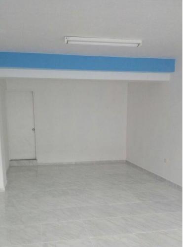 RENTO LOCAL PASEO DE LOS LEONES EXC UBIC