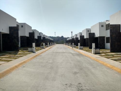 Completa Casa en Amplio Fraccionamiento