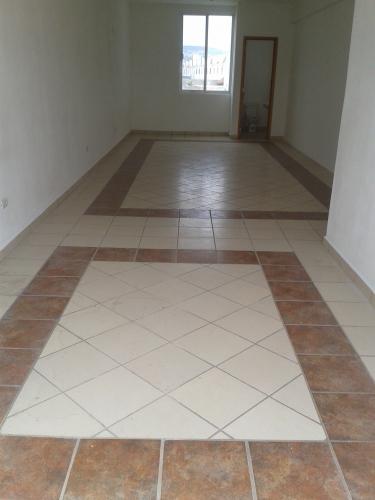 Locales en colona Las Trojes junto a colonia Pirámides en planta alta