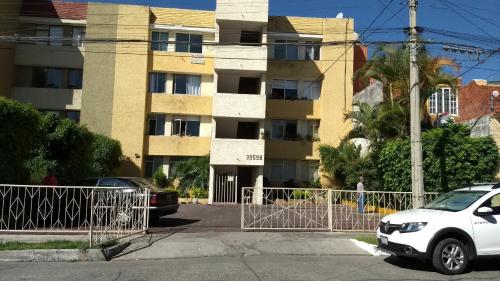 Departamento de 3 recamaras bien ubicado en la Calma