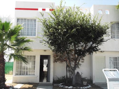 CASA MODELO ROMA PLUS AMPLIADA DE 2 NIVELES, 3 RECÁMARAS, 1.5 BAÑOS.