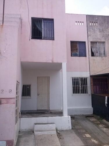 RENTA CASA DUPLEX EN COLONIA VALLE DE YAQUI p/b
