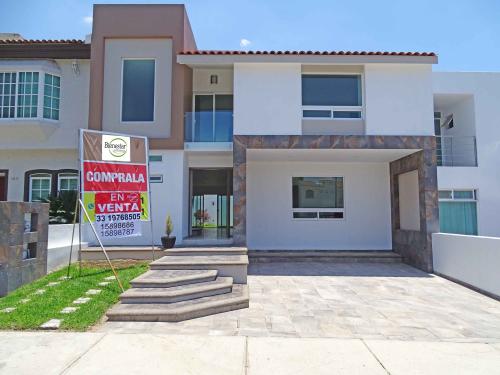 Casa Venta / Bosques de Santa Anita / Tlajomulco