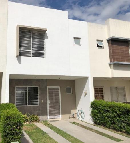 Casa Venta / Parques del Bosque / Tlaquepaque