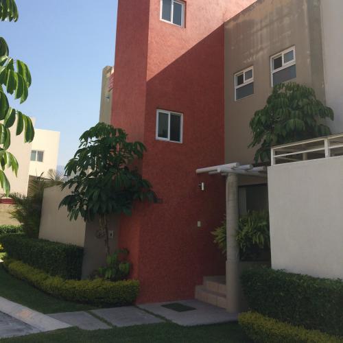 FRACCIONAMIENTO VILLAS OACALCO EN YAUTEPEC MORELOS