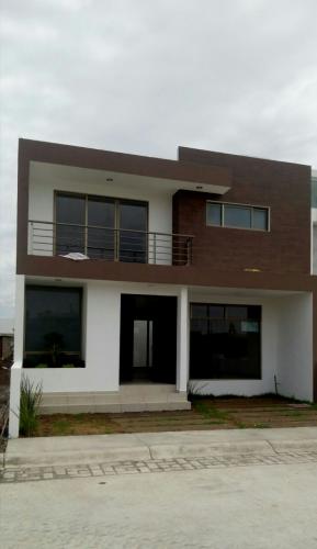 CASA EN LA HERRADURA ( RENTA)