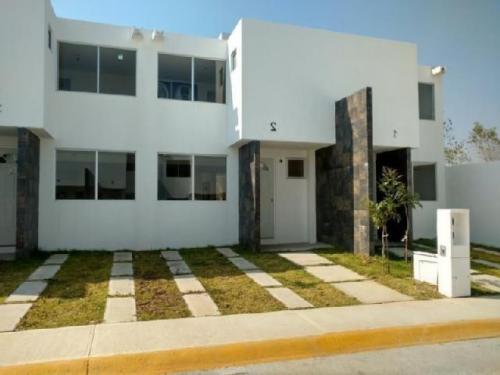 Casa con ¡ENTREGA INMEDIATA!