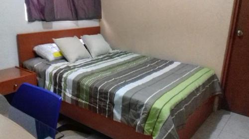 CUARTO AMUEBLADO