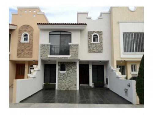 Casa Venta / Plaza Guadalupe / Zapopan