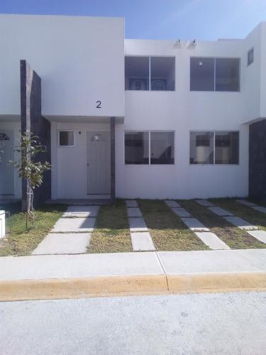 TU CASA A UN COSTADO DEL CLUB MADEIRAS
