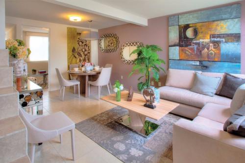 Puedes decorarlo y amueblarlo como tú quieras preciosa residencia