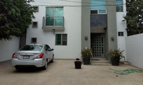 CASA EL URO EN MONTERREY. PRECIOSA Y DE OPORTUNIDAD.