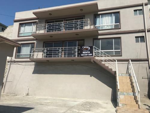 PROPIEDAD PARA NEGOCIO, USO DE SUELO COMERCIAL.