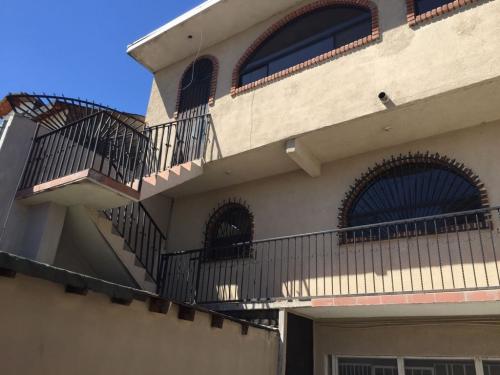 CONJUNTO DE 3 DEPARTAMENTOS EN VENTA